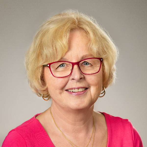  Ingrid Söfty